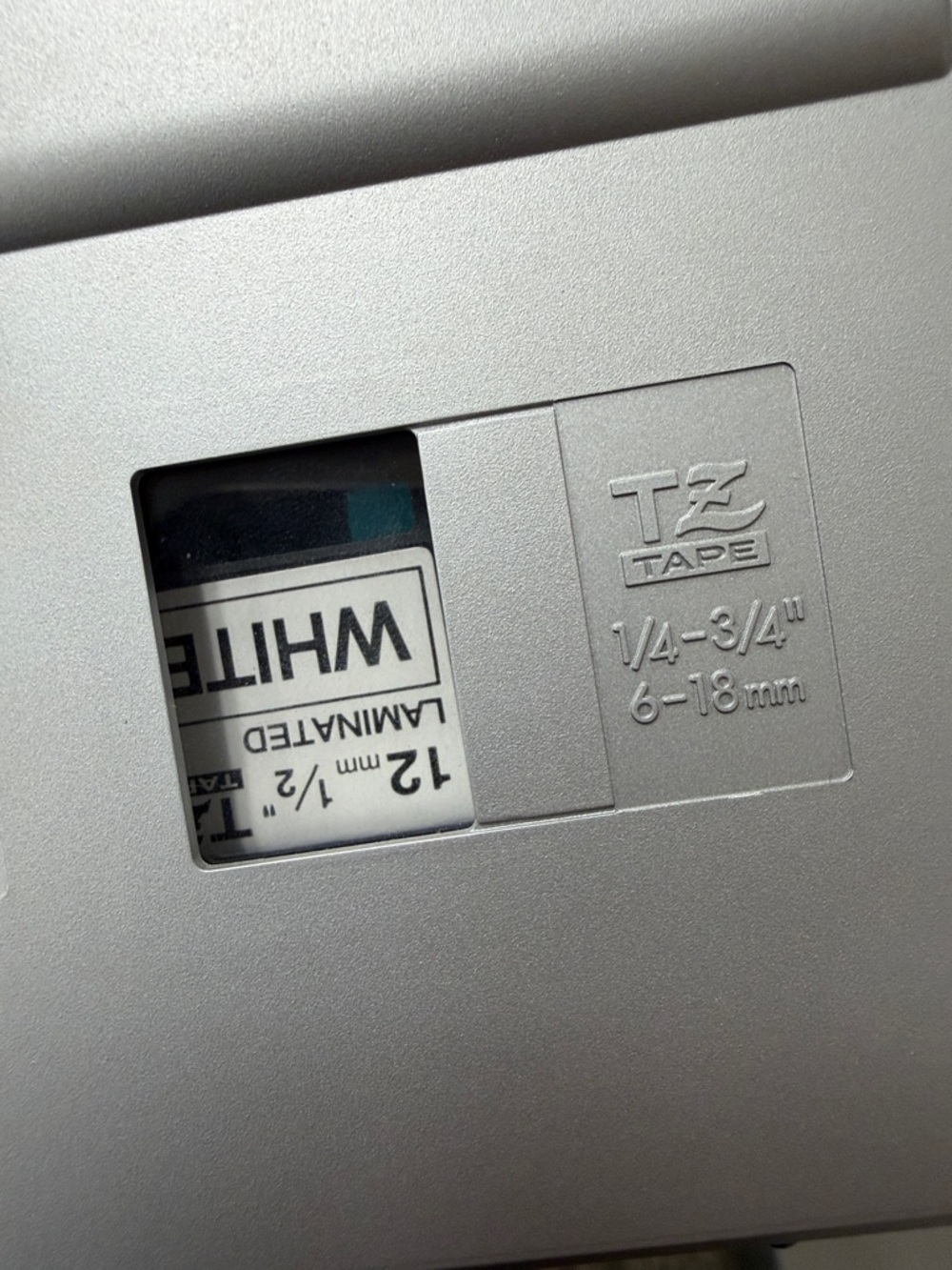 Brother P-touch PT-18R Label Maker in Gray and Blue - Picture 5 of 6